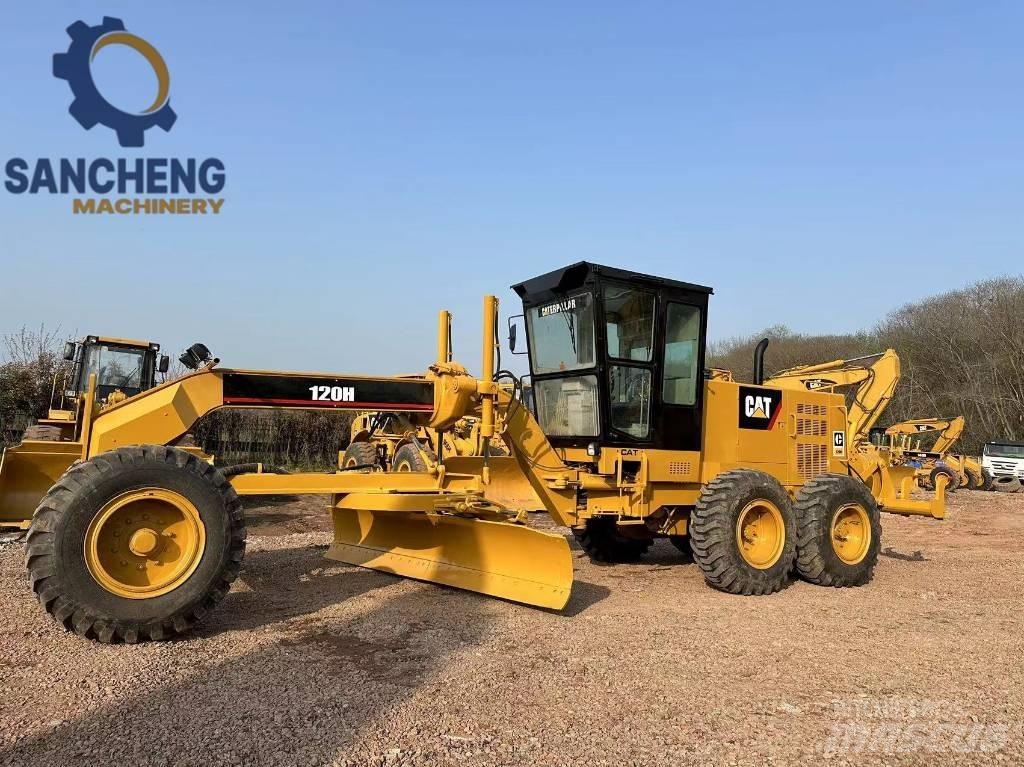 CAT 120 H معدات تمهيد الطرق