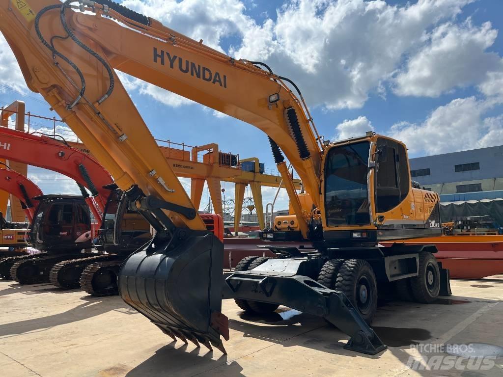 Hyundai R210W حفارات بعجل
