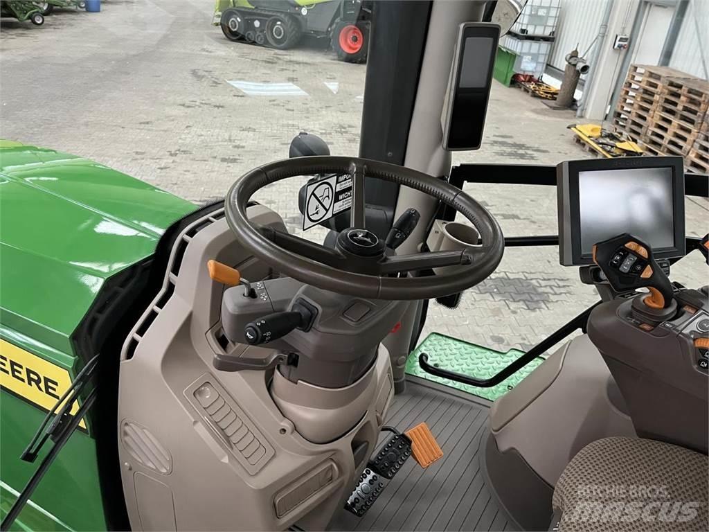 John Deere 6R 250 الجرارات