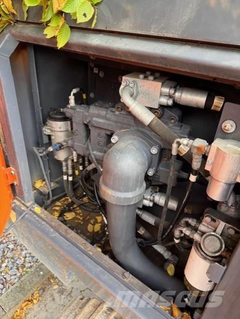 Doosan DX 530 LC-5 حفارات زحافة