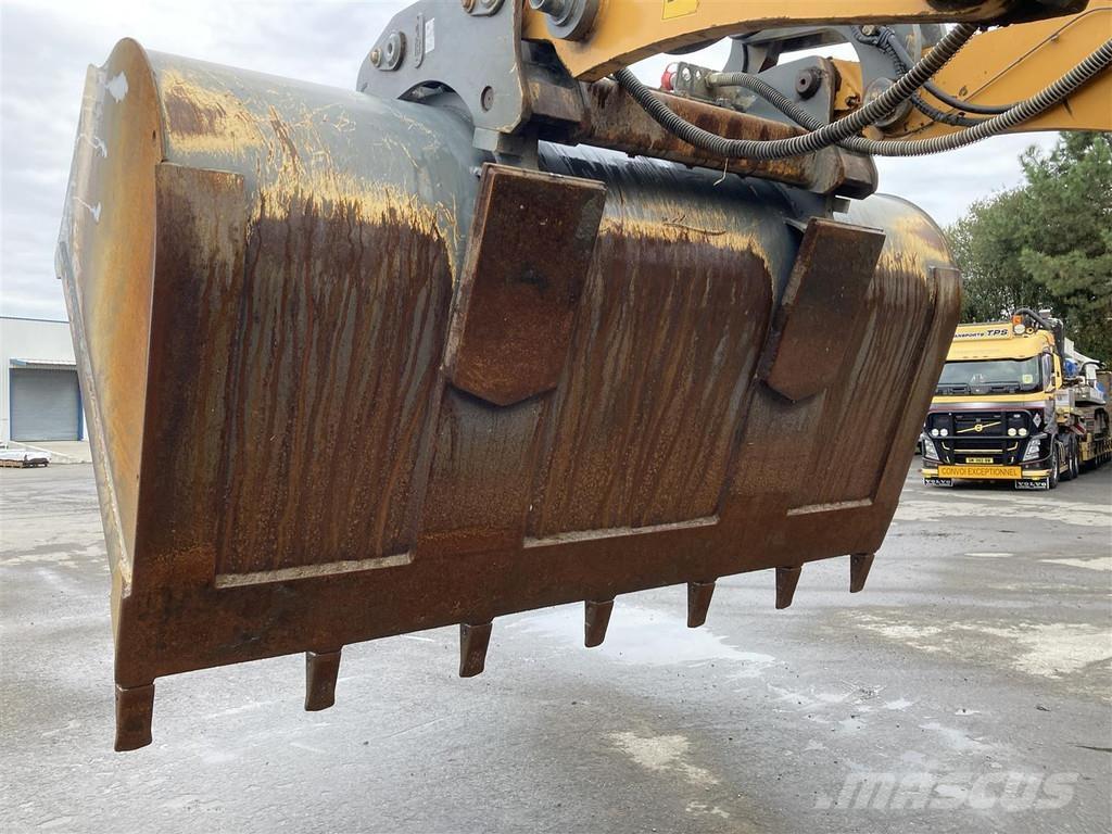 Liebherr L 538 لوادر بعجل