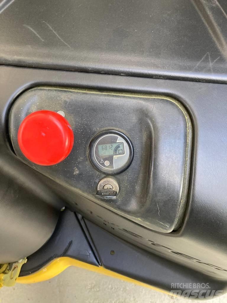 Hyster S 1.6 معدات التكديس الجوالة