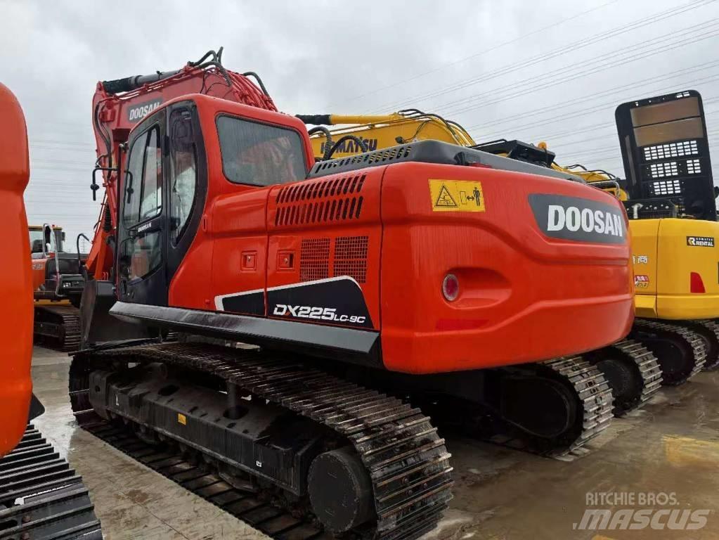Doosan DX 225 LC-9C حفارات زحافة