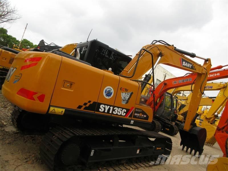 Sany SY 135 C حفارات زحافة