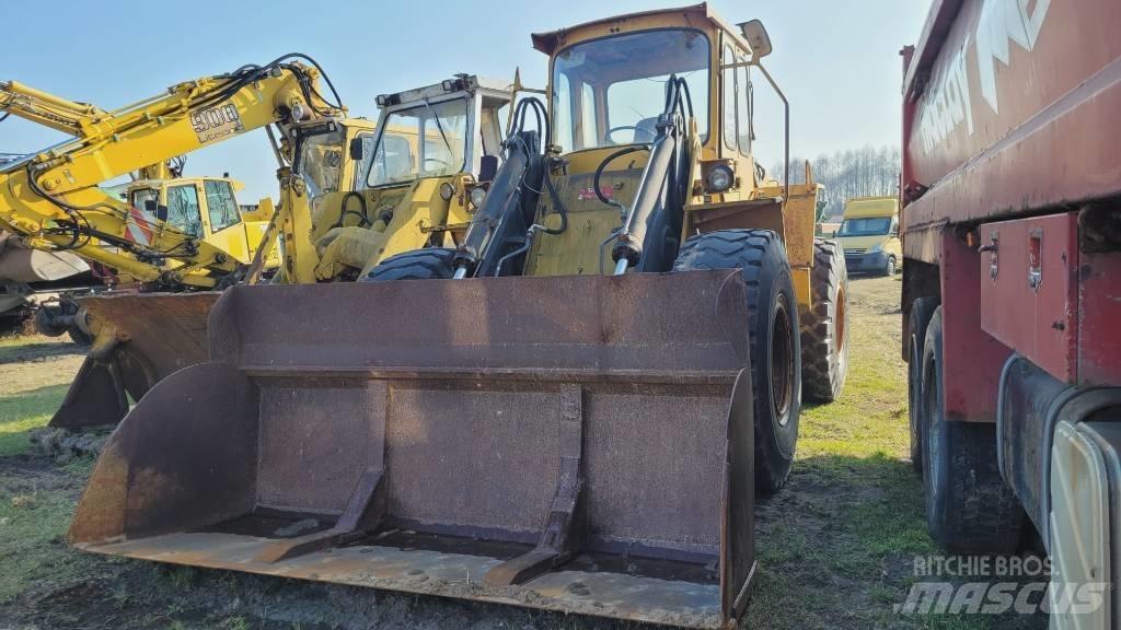 Volvo BM 4400 لوادر بعجل