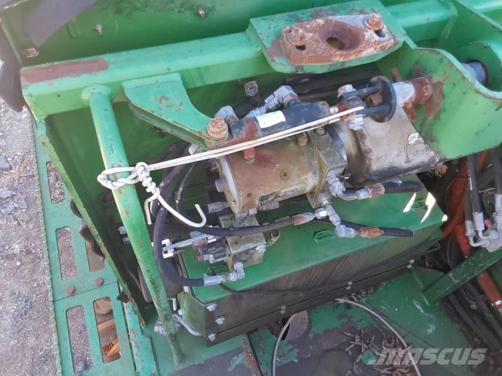 John Deere 903M قاطعات وجامعات الأشجار