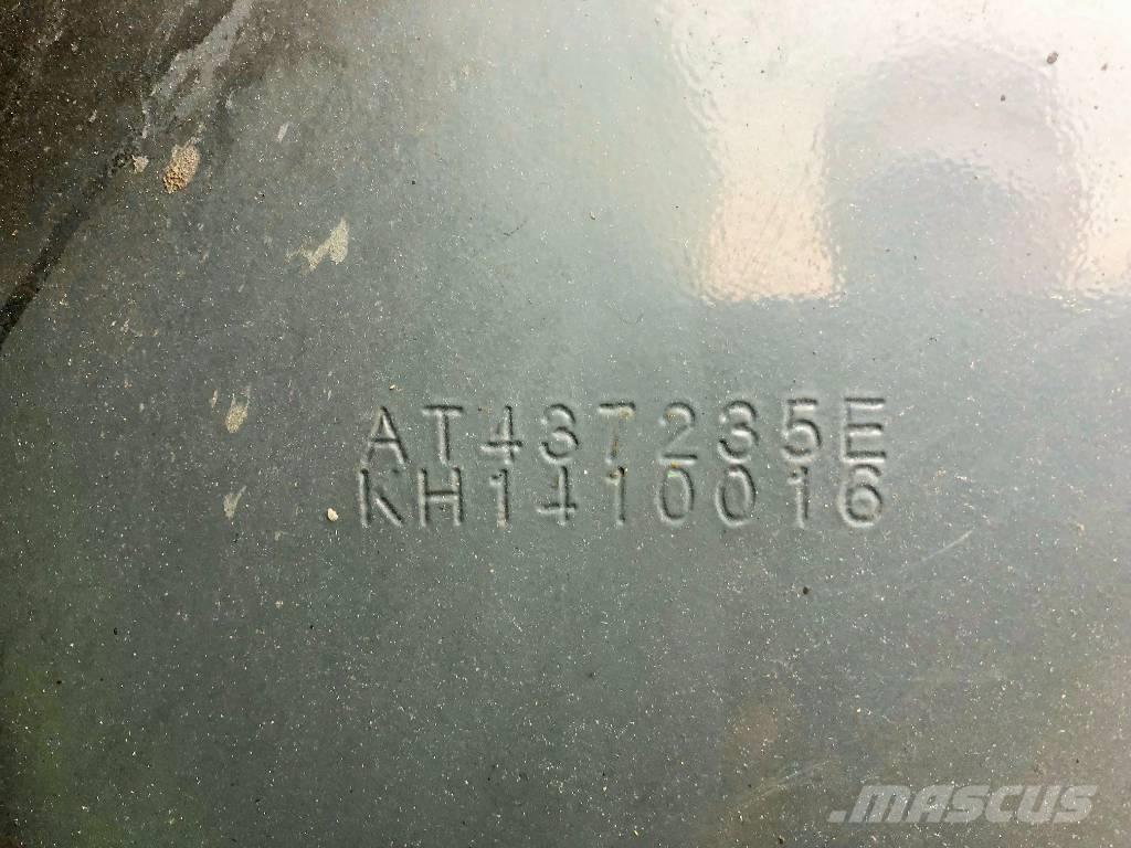 John Deere 903M قاطعات وجامعات الأشجار