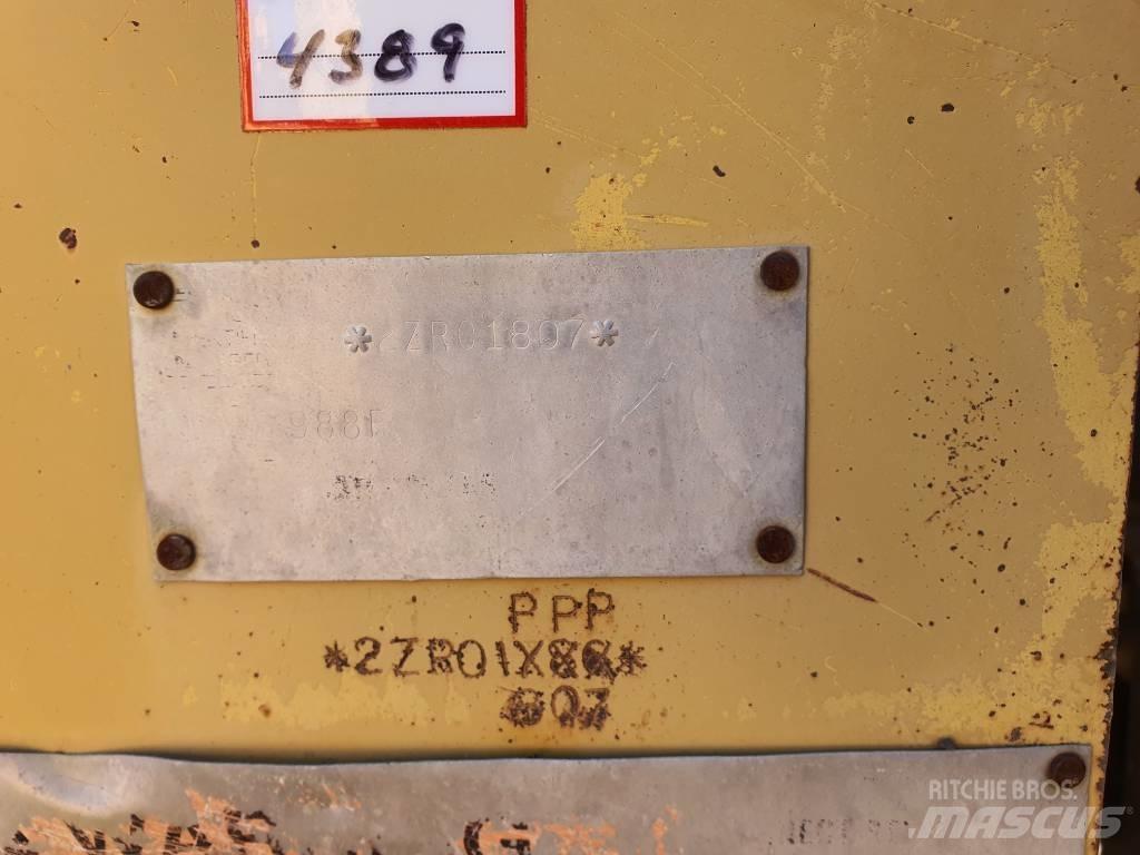 CAT 988 F II لوادر بعجل