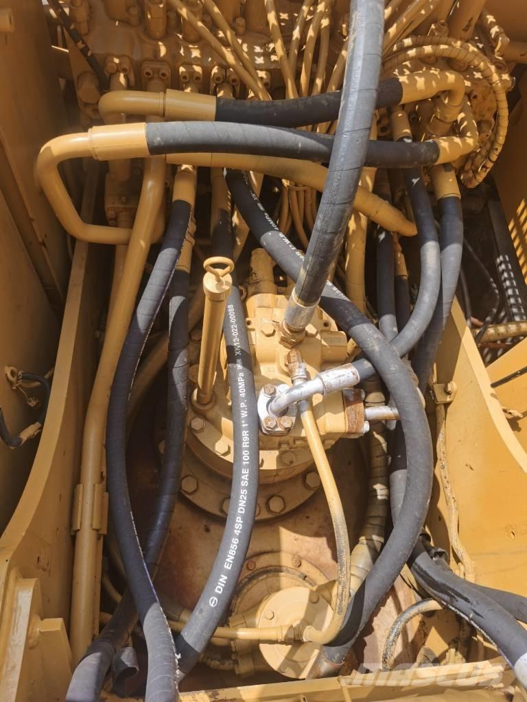 CAT 320 C L حفارات زحافة