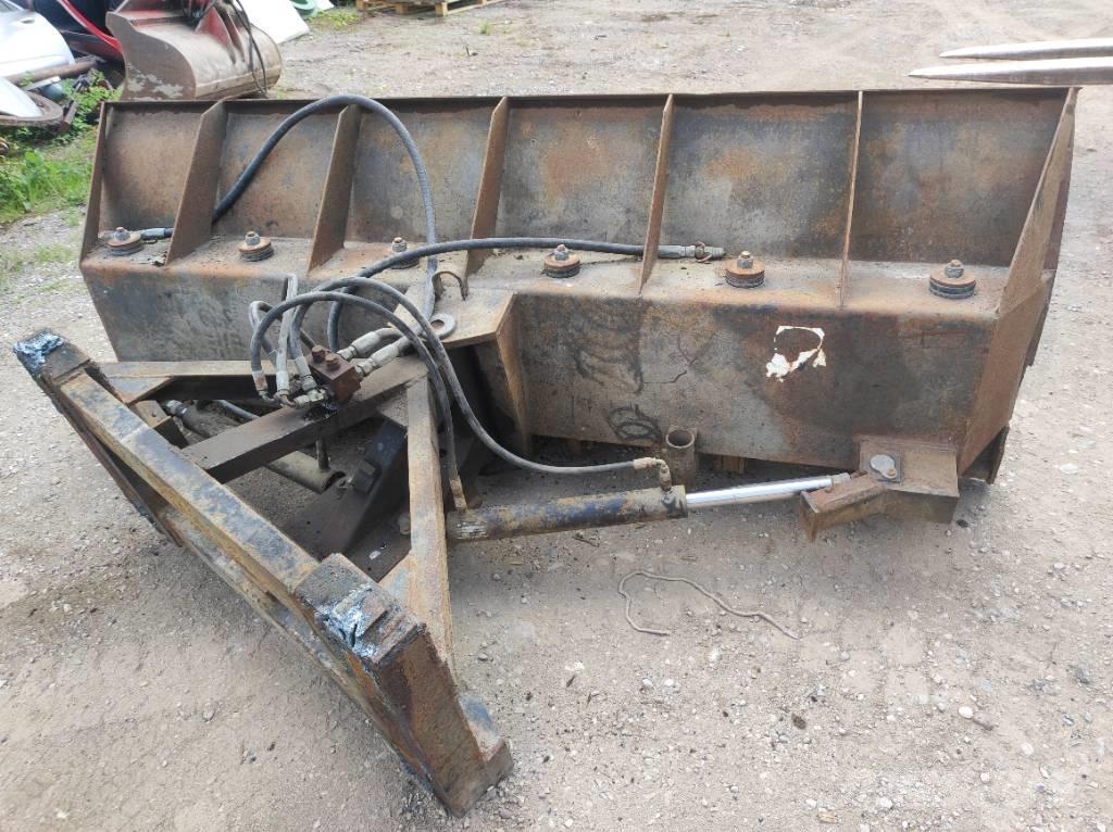 Riko T240 معدات العناية بالأرض - غير ذلك