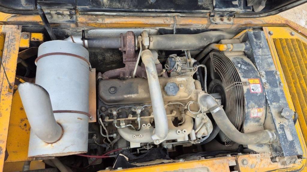 JCB JS 130 W حفارات بعجل