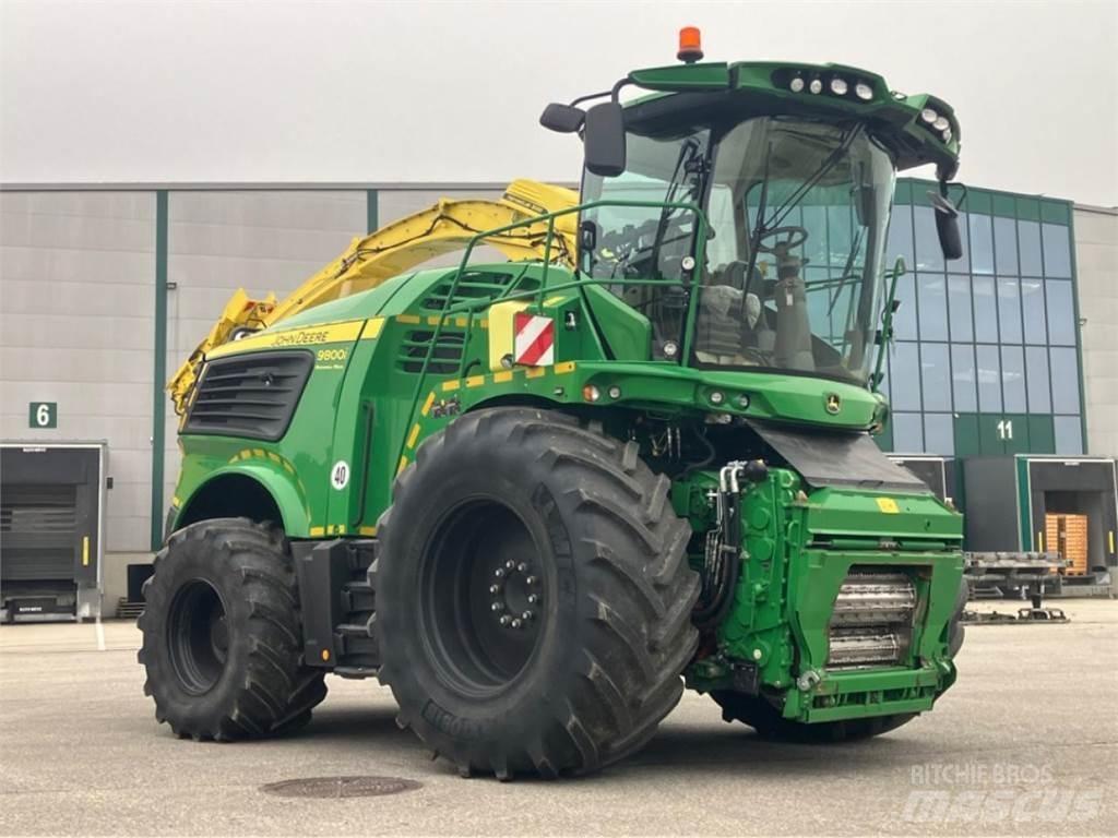 John Deere 9800i علافات ذاتية الدفع