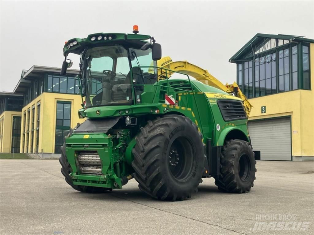 John Deere 9800i علافات ذاتية الدفع