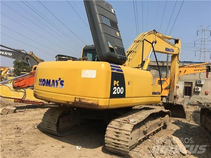 Komatsu PC 200-8 حفارات زحافة