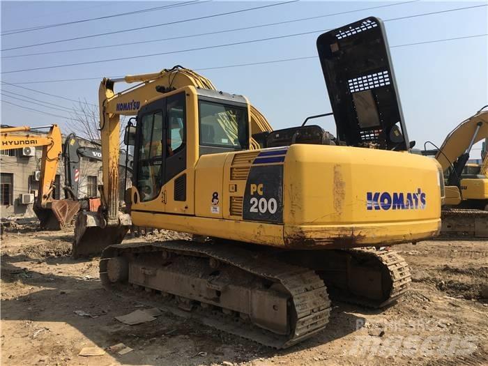 Komatsu PC 200-8 حفارات زحافة