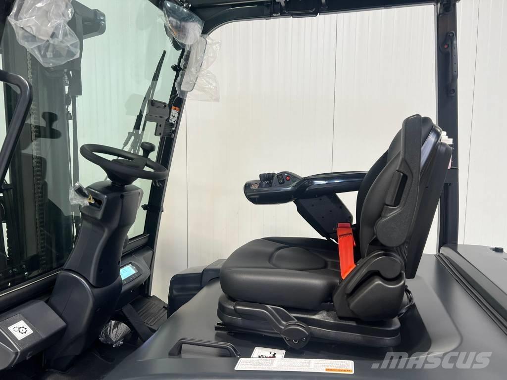 Bobcat B25X-7 PLUS شاحنات ذات رافعات شوكية تعمل بالكهرباء