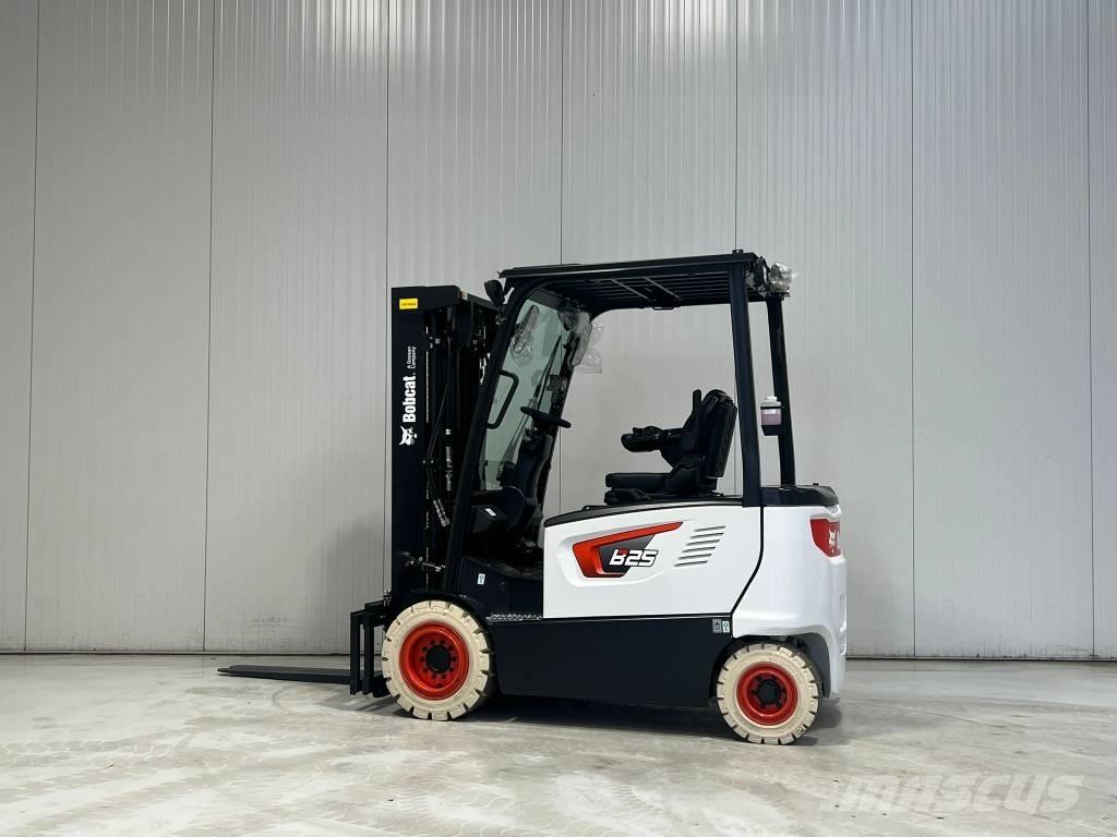 Bobcat B25X-7 PLUS شاحنات ذات رافعات شوكية تعمل بالكهرباء