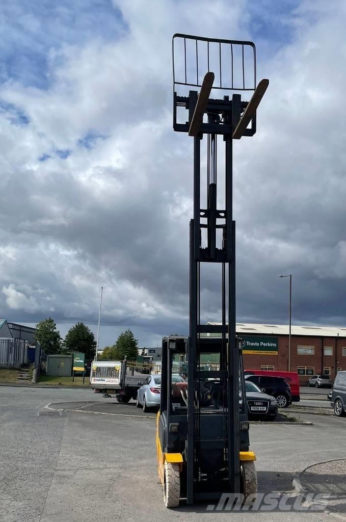 Jungheinrich TFG 320 شاحنات LPG