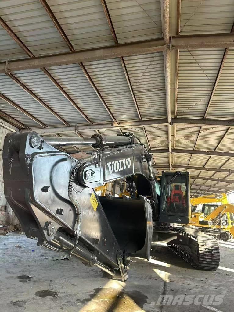 Volvo EC 480 D L حفارات زحافة