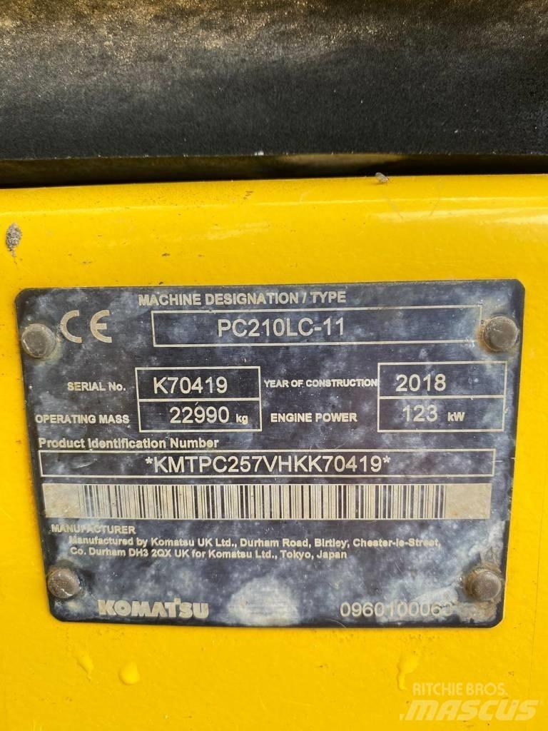 Komatsu PC 210 LC حفارات زحافة