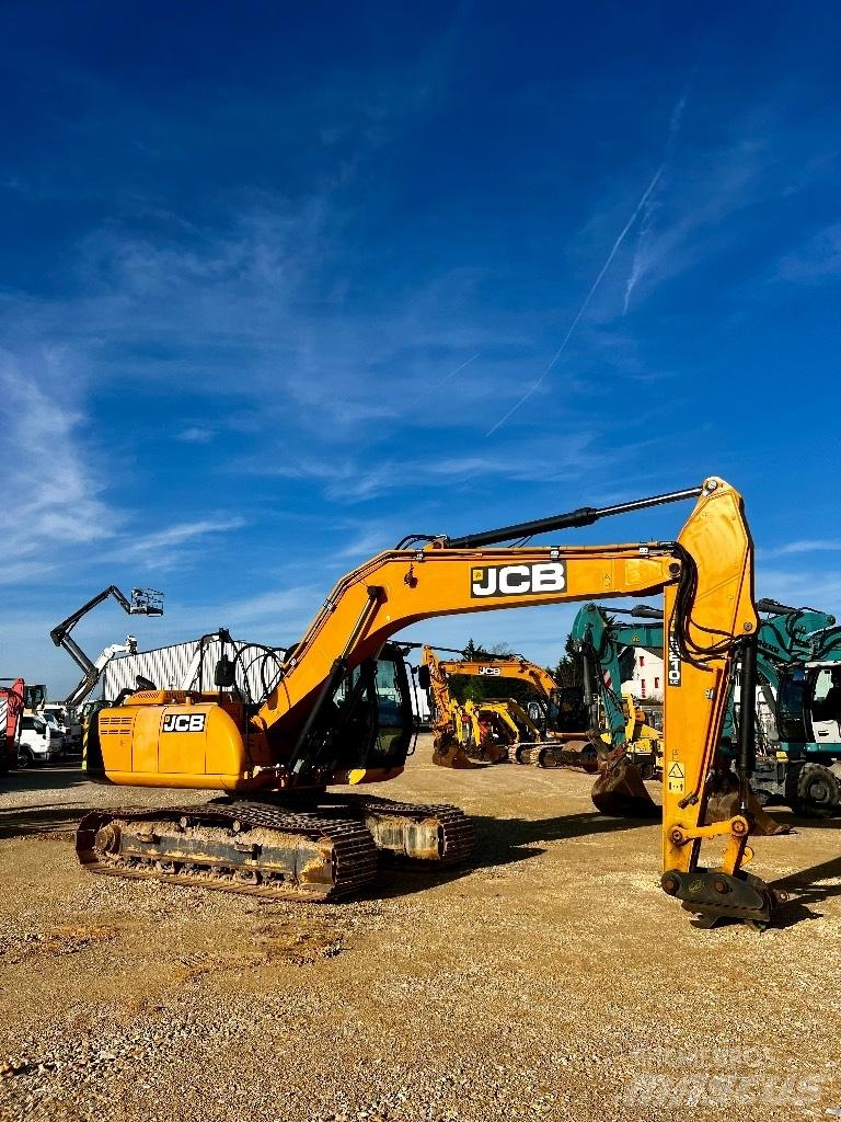 JCB JS 210 LCT4 حفارات زحافة