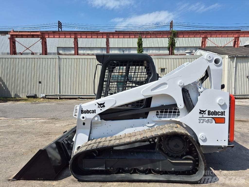 Bobcat T 740 لوادر انزلاقية التوجيه