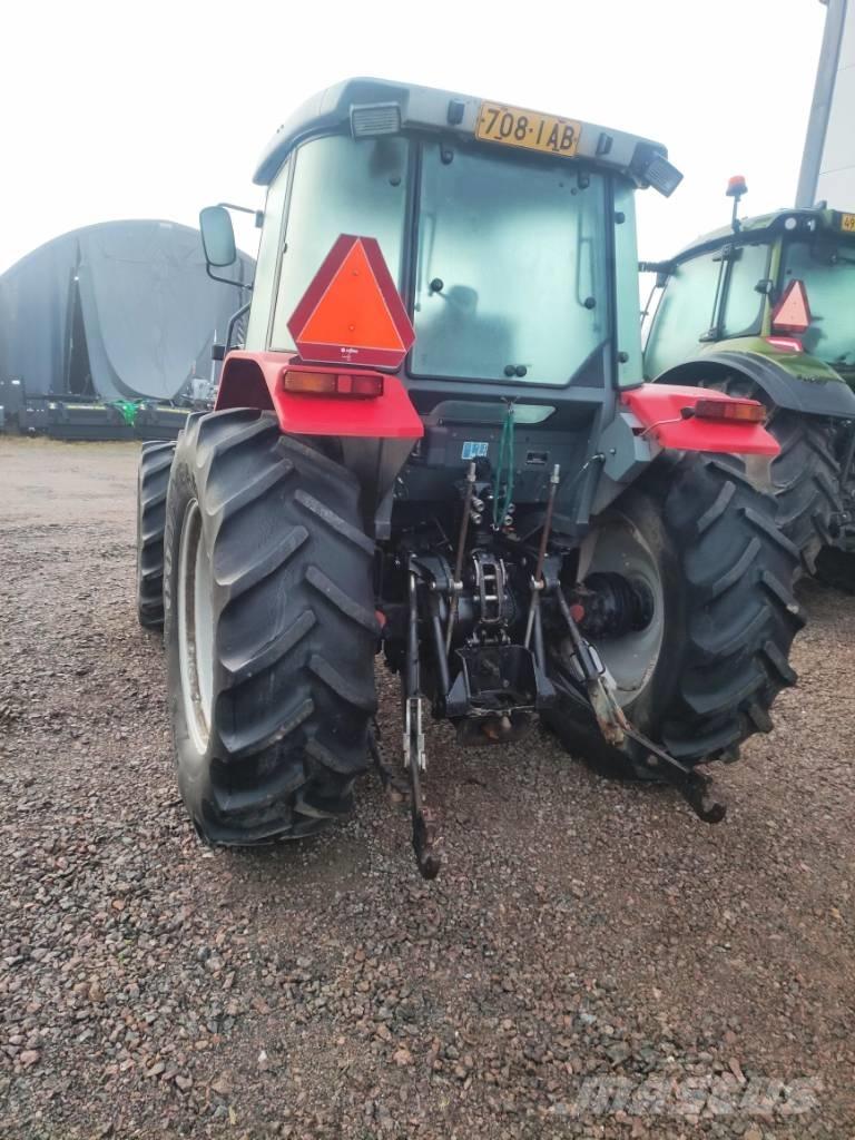 Massey Ferguson 4245 الجرارات