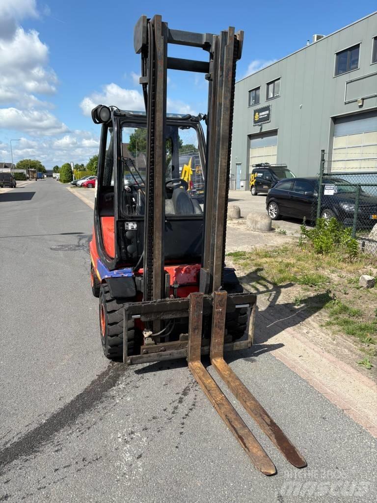 Linde H 30 D شاحنات الديزل