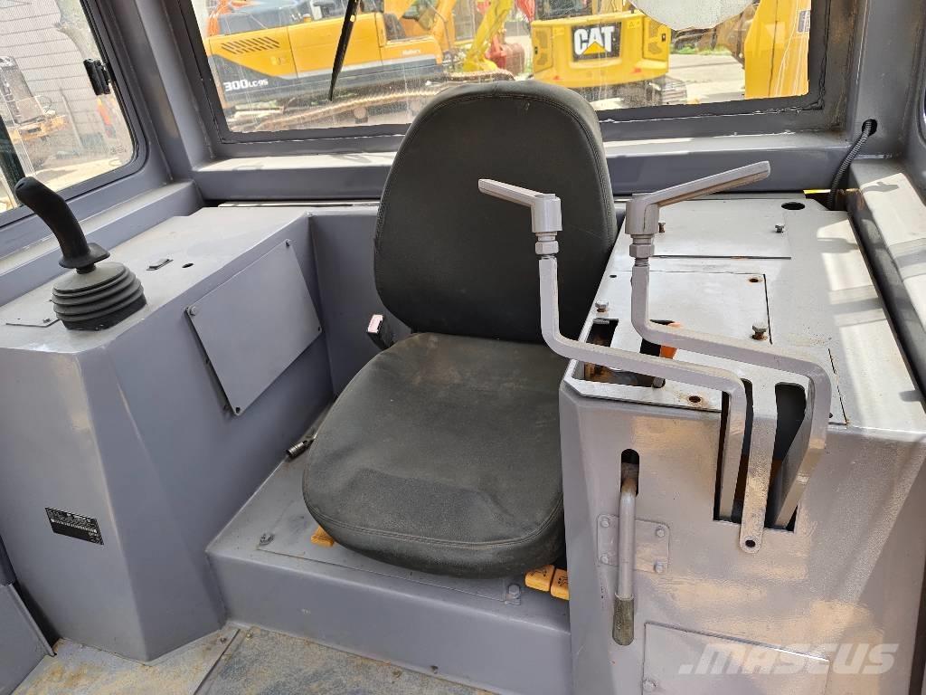 CAT D 7 G معدات تمهيد الطرق