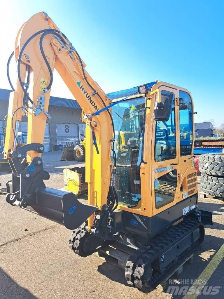 Hyundai R18-9AK حفارات صغيرة أقل من 7 طن (حفارات صغيرة)