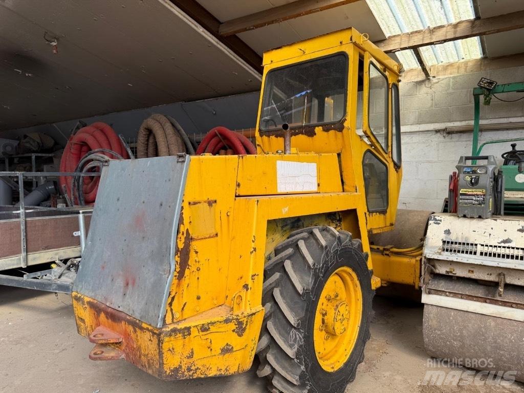 Bomag BV 142 مداحل ثنائية الاسطوانة