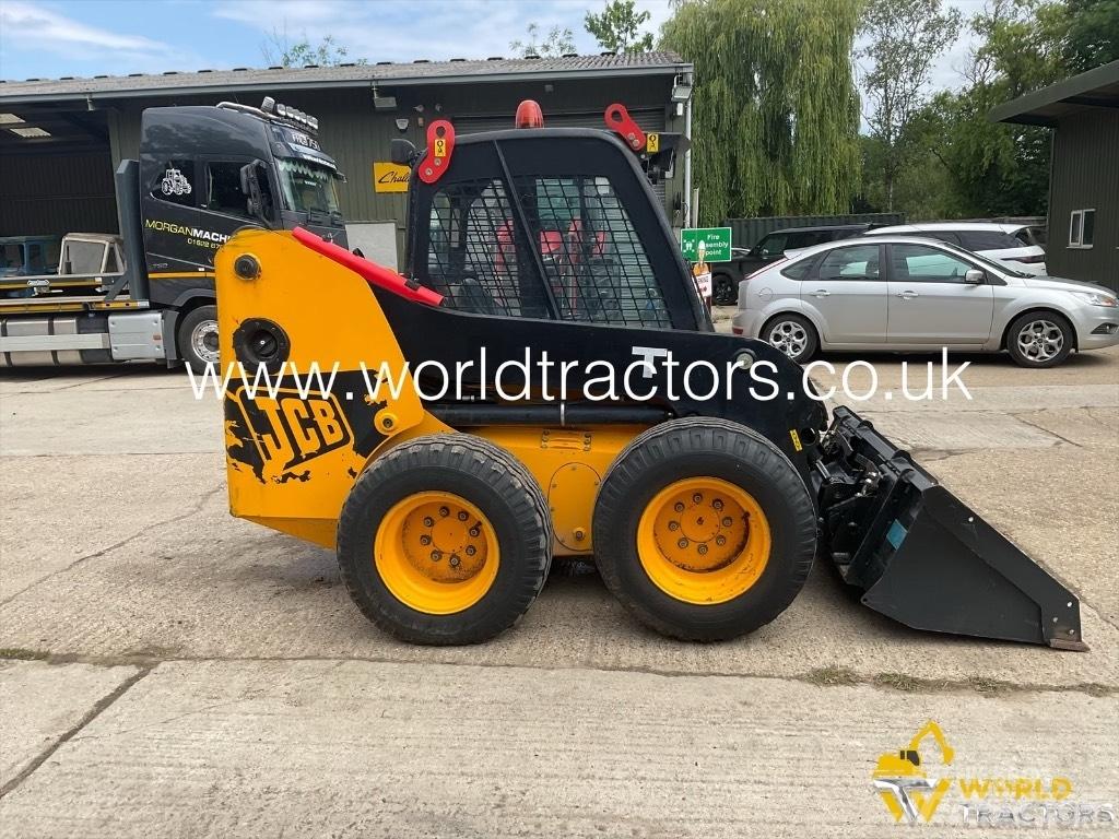 JCB Robot لوادر انزلاقية التوجيه