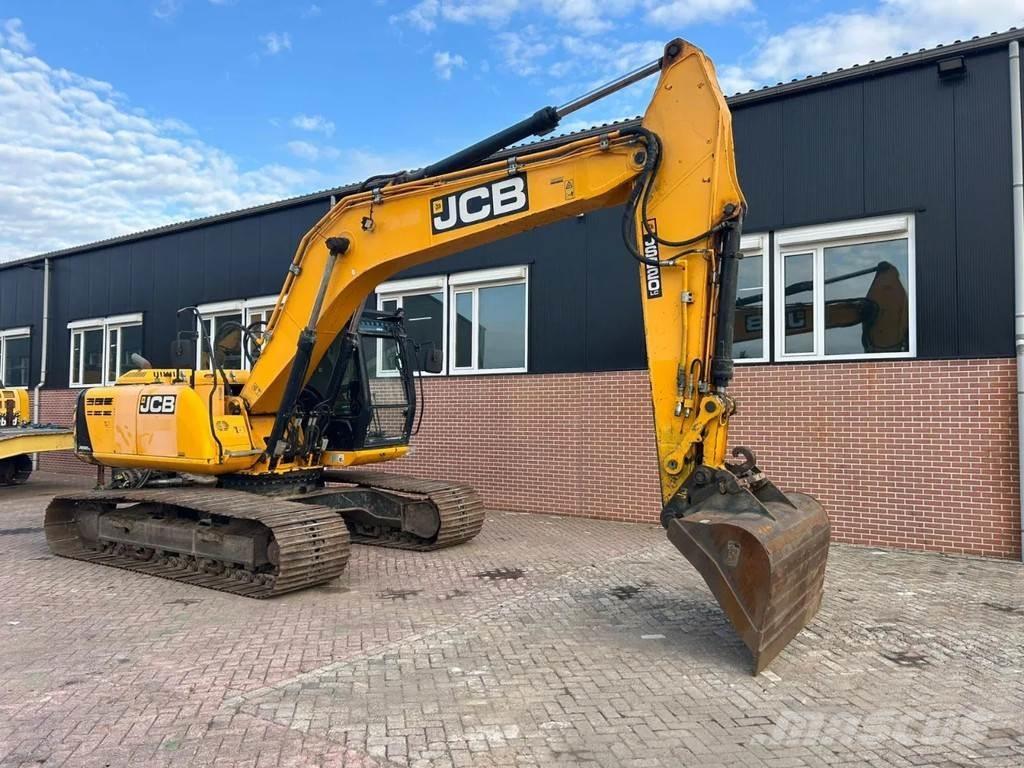 JCB JS220LC حفارات زحافة