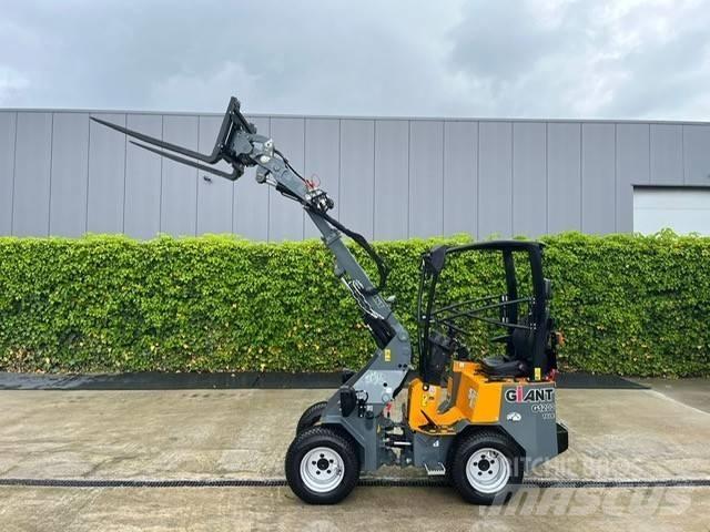 GiANT G 1200 TELE لوادر بعجل