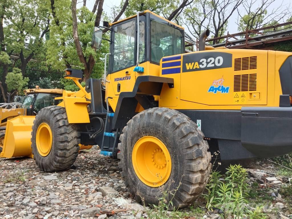 Komatsu WA 320 لوادر بعجل