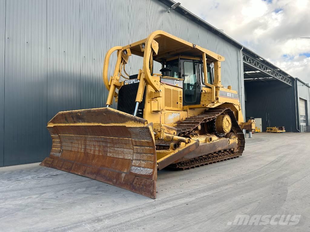 CAT D7R II بلدوزرات مجنزرة