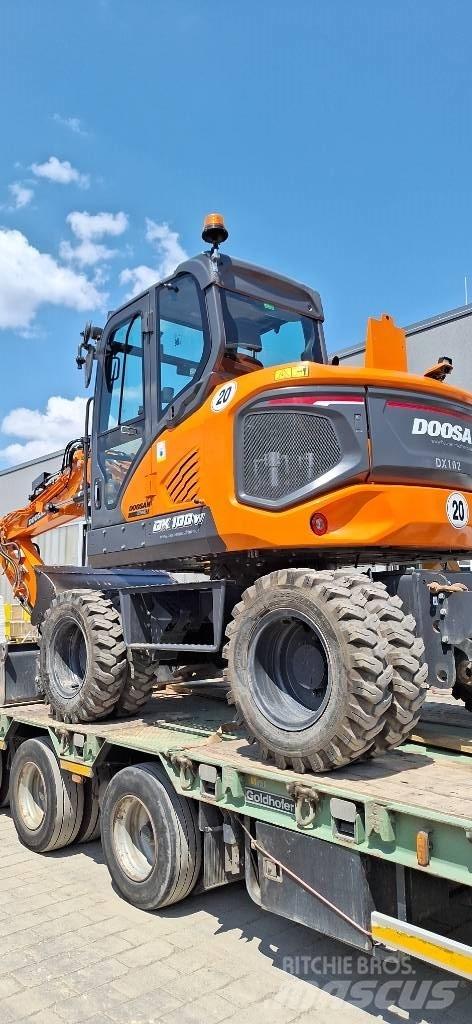 Doosan DX 100 W-7 حفارات بعجل