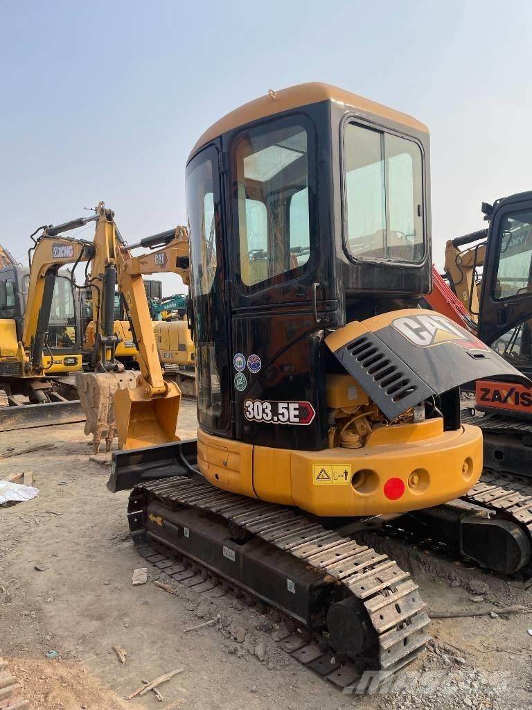 CAT 303.5 E CR حفارات زحافة