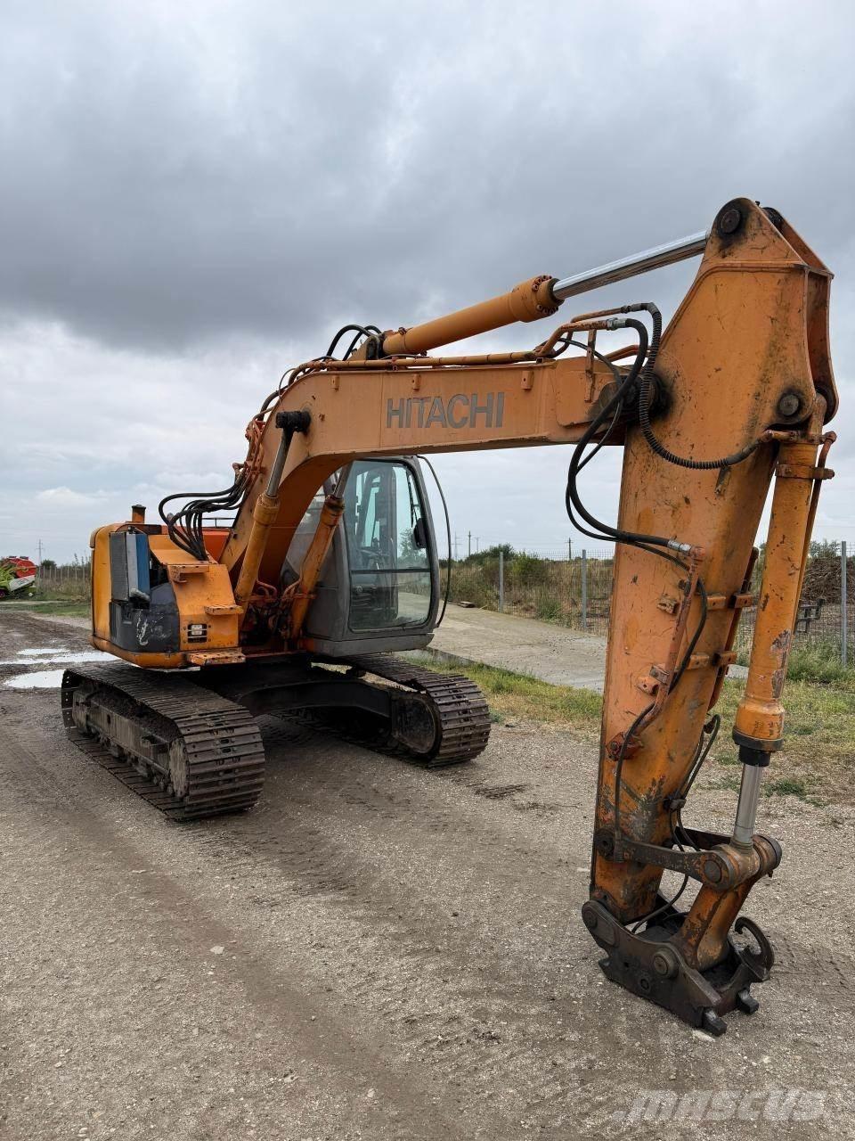 Hitachi ZX135US حفارات زحافة