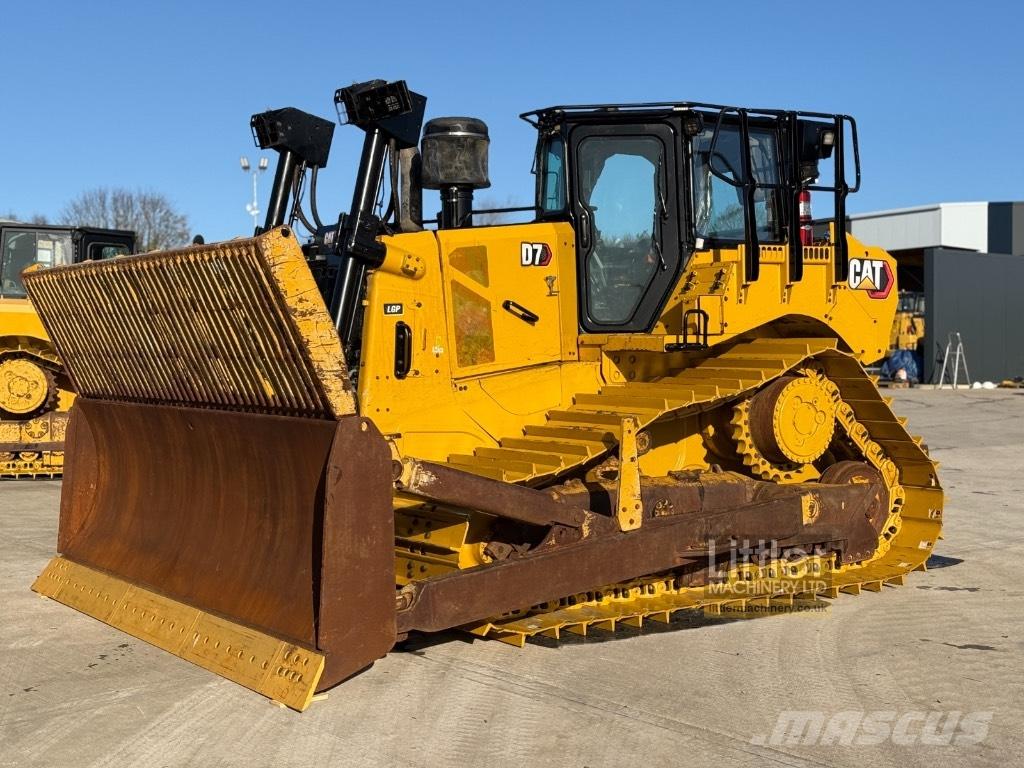 CAT D 7 LGP بلدوزرات مجنزرة