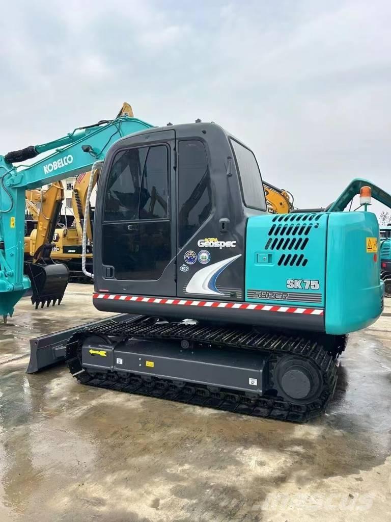 Kobelco SK 75 حفارات زحافة