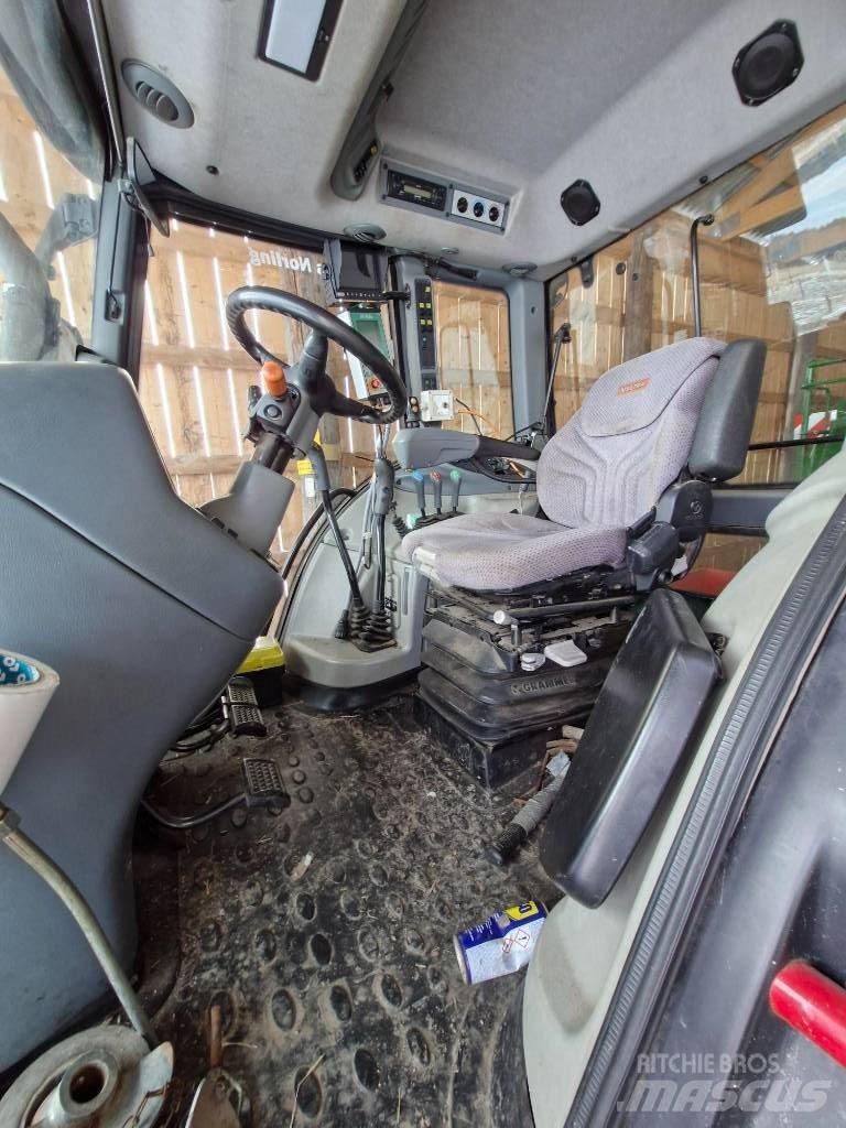Valtra T 151 hitchec الجرارات