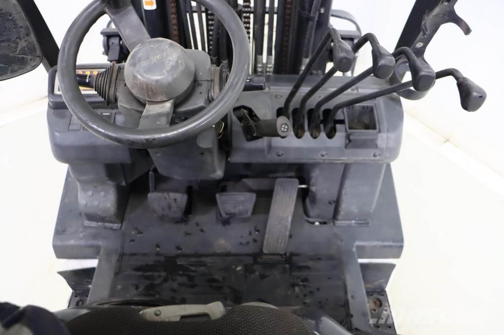 Nissan U1D2A20LQ شاحنات LPG