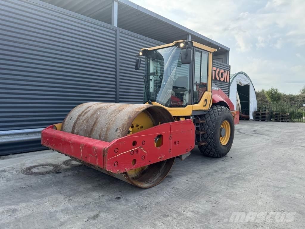 Volvo SD135B مداحل أحادية الأسطوانة