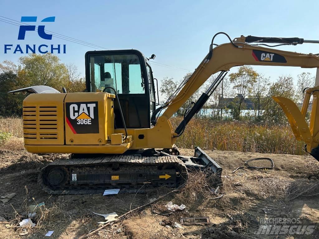 CAT 306E حفارات زحافة