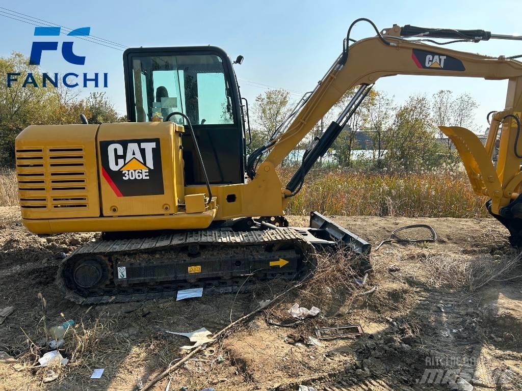 CAT 306E حفارات زحافة