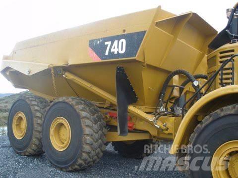 CAT 740 ساحبات مفصلية