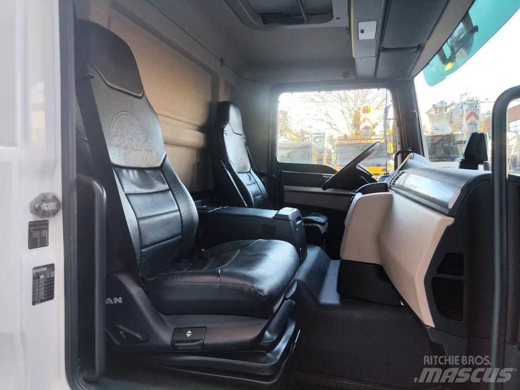 MAN TGL 8.220 4x2 شاحنات بمقصورة وهيكل