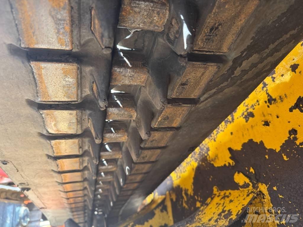 Gehl RT 215 لوادر انزلاقية التوجيه