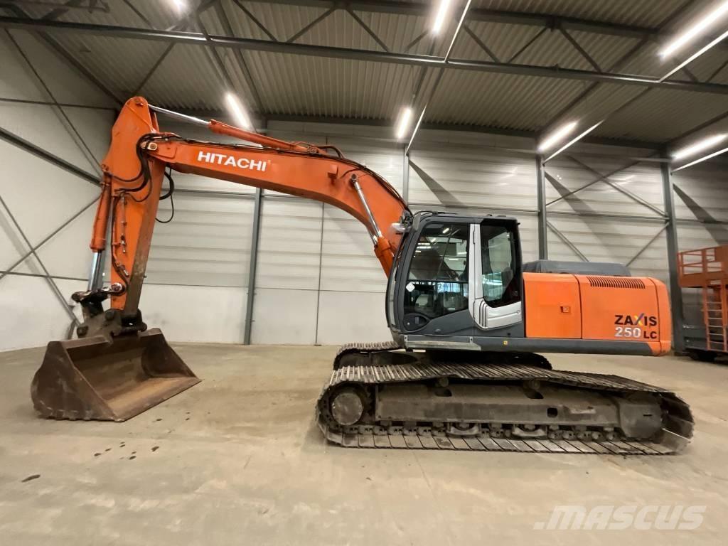 Hitachi ZX 250 LC-3 حفارات زحافة